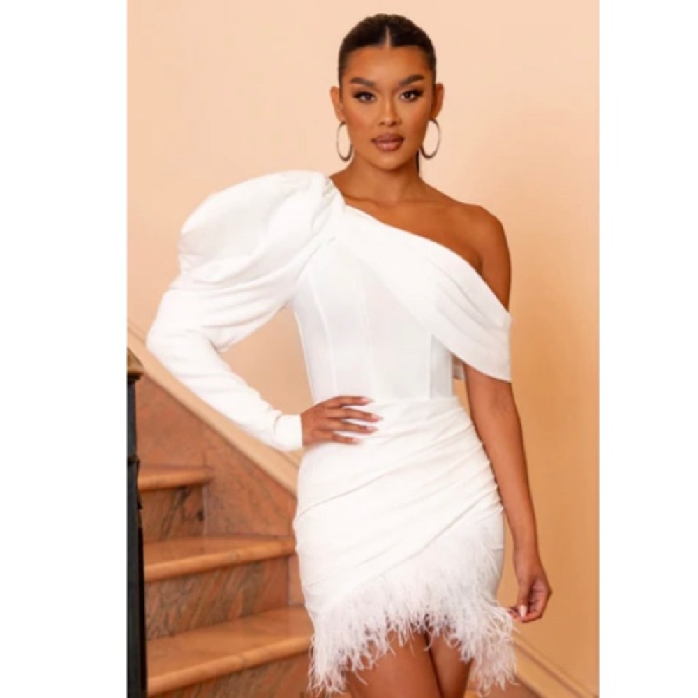 IVORY ASYMMETRIC VOLUME SLEEVE DRAPED FEATHER MINI DRESS size US 10